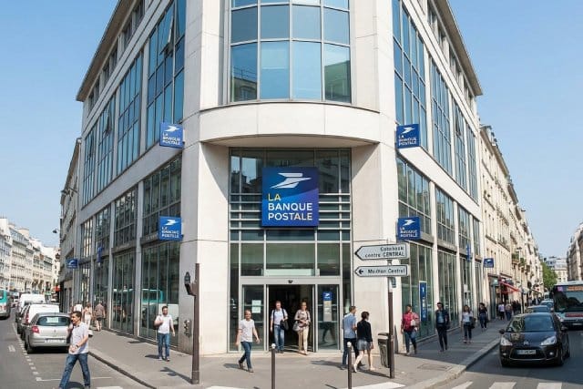 La Banque Postale face à la concurrence bancaire française