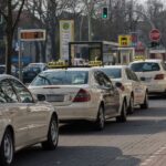 fil de taxi en staionnement