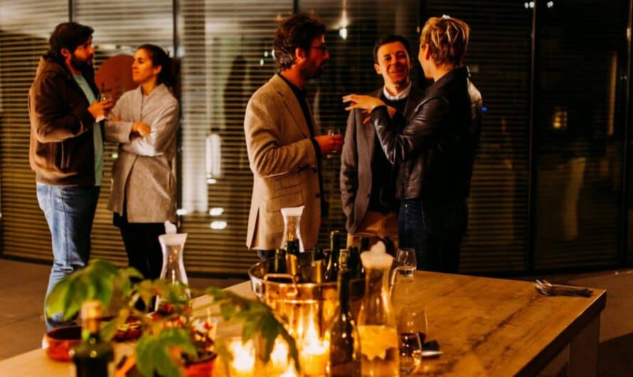 Soirée d’entreprise : comment personnaliser une animation aux couleurs de l’événement ?